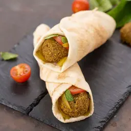 ساندويتش فلافل عادي